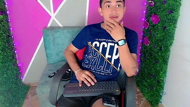 Snapshot of Ruiz2416 chatting on October 2025 11:24:01 AM Ruiz2416 online show from October 2025 11:24:01 AM