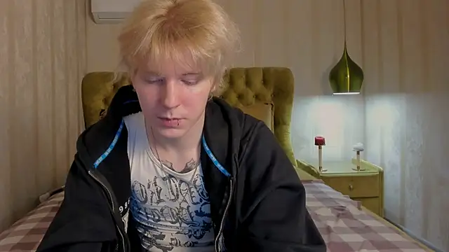 Snapshot of KevinMilky chatting on November 2025 03:01:02 PM KevinMilky online show from November 2025 03:01:02 PM