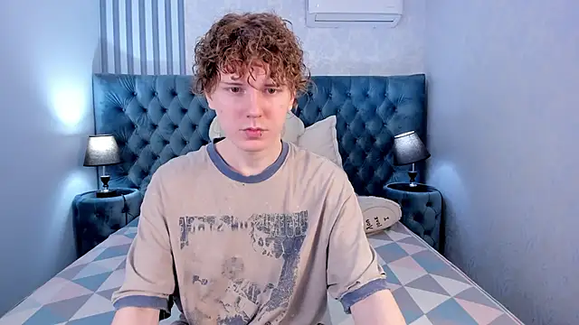 Snapshot of KevinMilky chatting on March 2026 06:52:01 AM KevinMilky online show from March 2026 06:52:01 AM