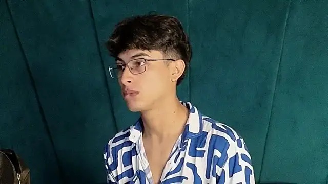 Aaron Eze online show from November 2025 09:03:01 PM