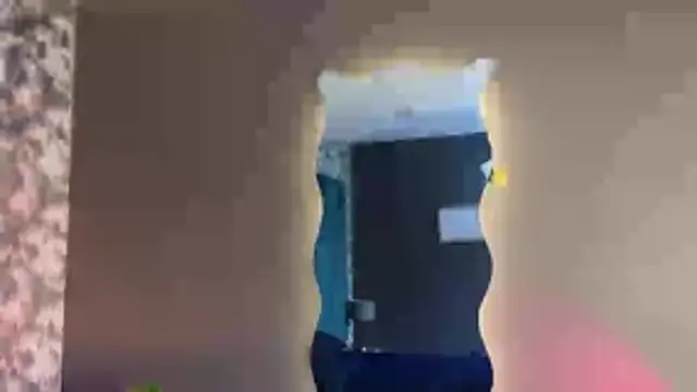 Aaron Eze online show from November 2025 08:30:02 PM