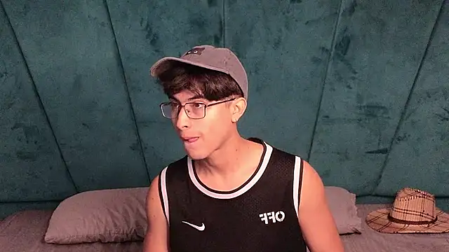 Aaron Eze online show from March 2026 11:26:02 AM