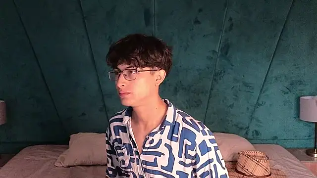 Aaron Eze online show from March 2026 12:05:01 PM