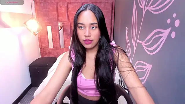 Snapshot of Rachel__Jonees chatting on October 2025 11:33:02 AM Rachel Jonees online show from October 2025 11:33:02 AM