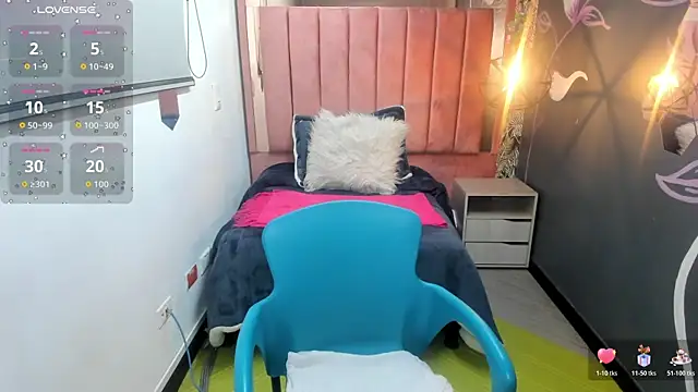 Snapshot of Rachel__Jonees chatting on November 2025 12:17:01 PM Rachel Jonees online show from November 2025 12:17:01 PM