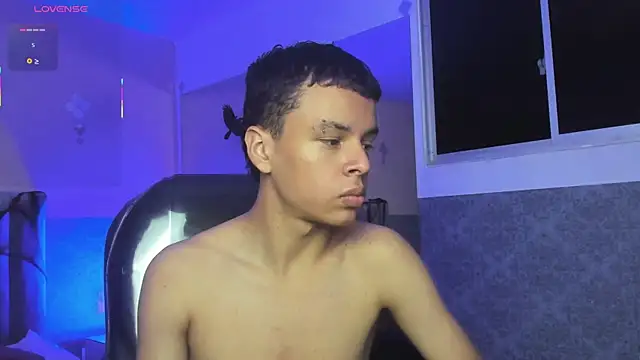 Xavier Fox    online show from November 2025 03:49:02 AM