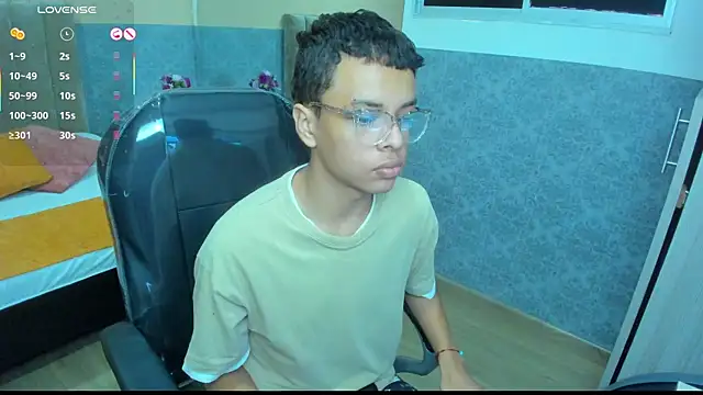 Xavier Fox    online show from November 2025 12:27:02 PM