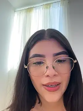 Julietalcl online show from November 2025 09:14:01 PM