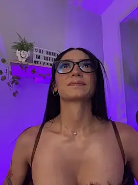 Snapshot of Im_sofiaaa chatting on June 2026 02:25:02 AM Im sofiaaa online show from June 2026 02:25:02 AM