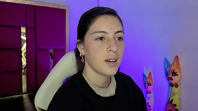 moon winy online show from February 2026 11:29:02 AM