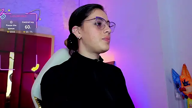 Snapshot of moon_winy chatting on May 2026 11:25:01 AM moon winy online show from May 2026 11:25:01 AM