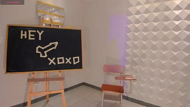 Snapshot of ScarlettBlaze_ chatting on October 2025 01:01:02 PM ScarlettBlaze online show from October 2025 01:01:02 PM