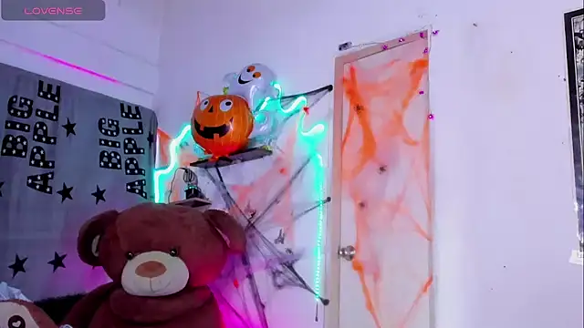 Snapshot of latina_sexyhorny chatting on November 2025 08:33:02 PM latina sexyhorny online show from November 2025 08:33:02 PM