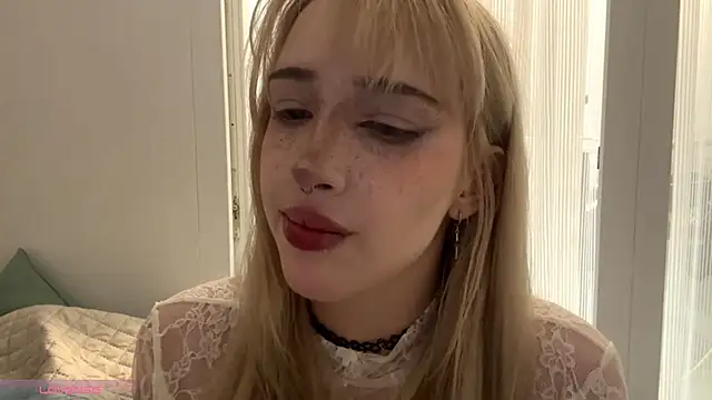 Milkmoriee online show from October 2025 04:29:02 PM