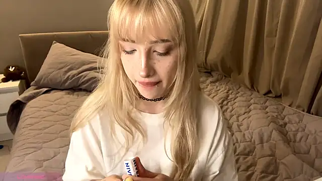 Milkmoriee online show from October 2025 03:36:02 PM