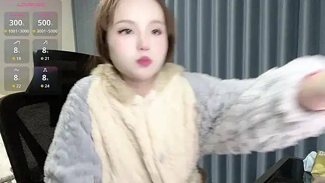 Momo-999 online show from November 2025 05:46:01 PM