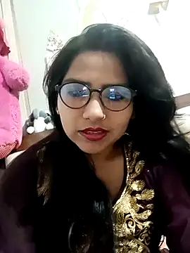 Vanshika1432 online show from November 2025 04:22:02 AM