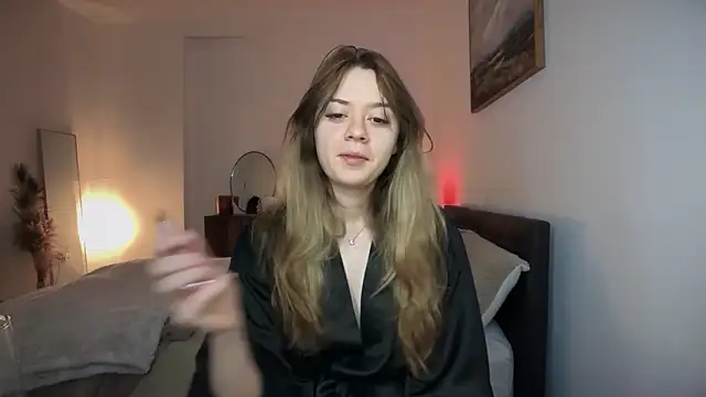 YasmineLace online show from February 2026 06:59:02 PM