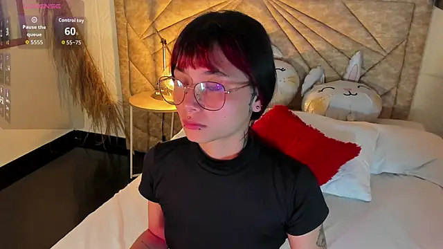 Emma duff online show from April 2026 12:32:02 PM