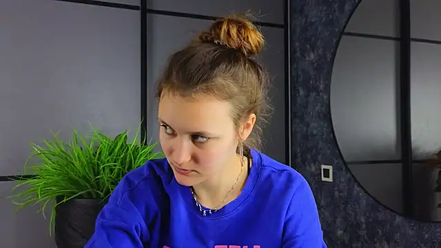 FoxFever online show from November 2025 06:57:02 AM