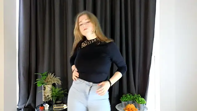 Snapshot of NightSaffron chatting on December 2025 07:46:02 AM NightSaffron online show from December 2025 07:46:02 AM