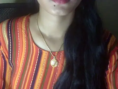 Snapshot of Shezi_N chatting on July 2026 03:28:01 PM Shezi N online show from July 2026 03:28:01 PM