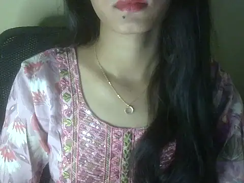 Snapshot of Shezi_N chatting on July 2026 01:50:01 PM Shezi N online show from July 2026 01:50:01 PM