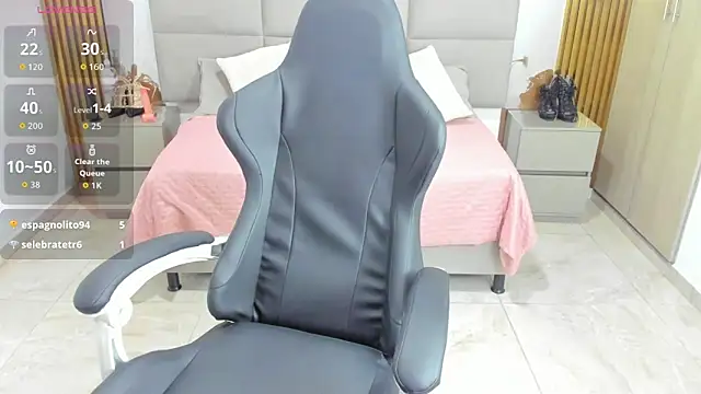 Aziz daud online show from April 2026 01:41:02 PM