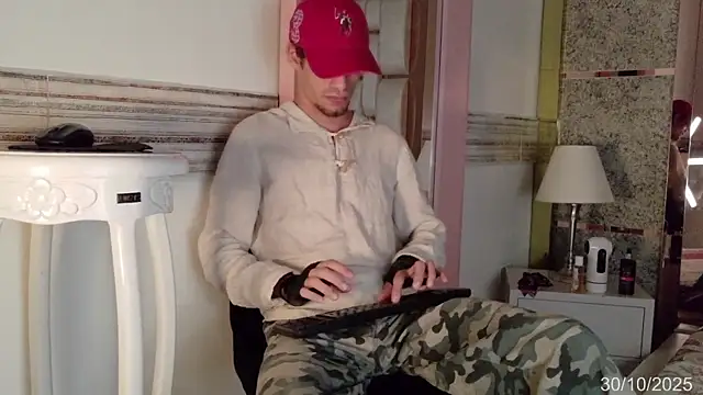 elias sn0w online show from October 2025 07:47:02 PM