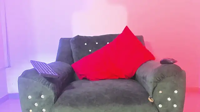 elias sn0w online show from November 2025 08:18:01 PM