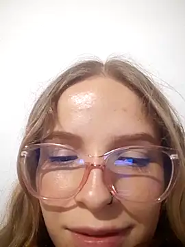 bambiluly online show from October 2025 02:12:02 AM