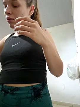 bambiluly online show from November 2025 05:23:01 PM