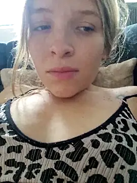 bambiluly online show from November 2025 08:09:01 PM