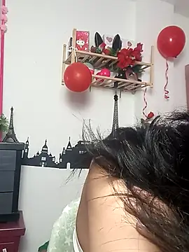 Snapshot of petite_coral chatting on February 2026 03:39:01 AM petite coral online show from February 2026 03:39:01 AM