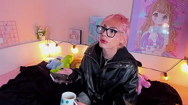 Strawberry Kitty  online show from October 2025 03:58:02 AM