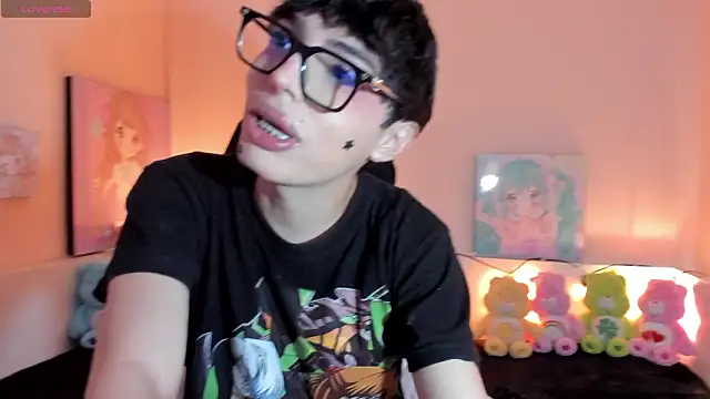 Strawberry Kitty  online show from February 2026 04:09:02 AM