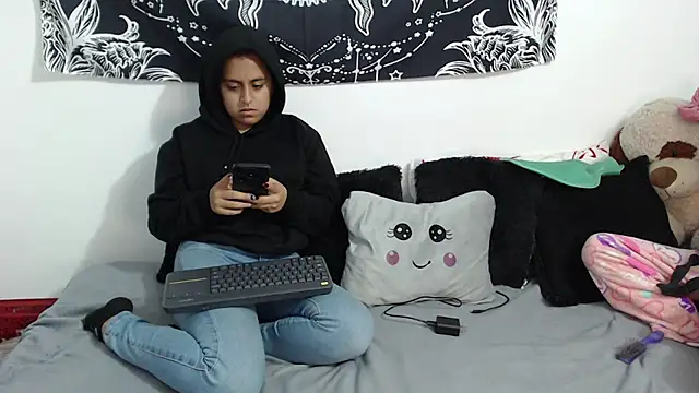 emily n abby online show from November 2025 12:16:01 PM