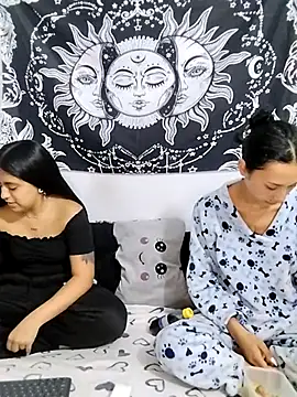 emily n abby online show from April 2026 01:26:01 PM