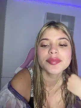 Snapshot of _Alicee_1 chatting on November 2025 01:38:01 AM Alicee 1 online show from November 2025 01:38:01 AM