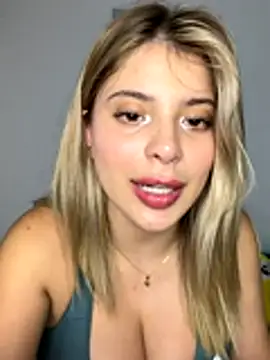 Snapshot of _Alicee_1 chatting on December 2025 02:18:01 AM Alicee 1 online show from December 2025 02:18:01 AM