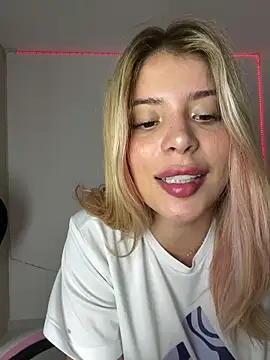 Snapshot of _Alicee_1 chatting on January 2026 12:46:02 AM Alicee 1 online show from January 2026 12:46:02 AM