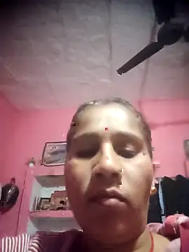 OliveGreen22 online show from November 2025 01:44:01 AM