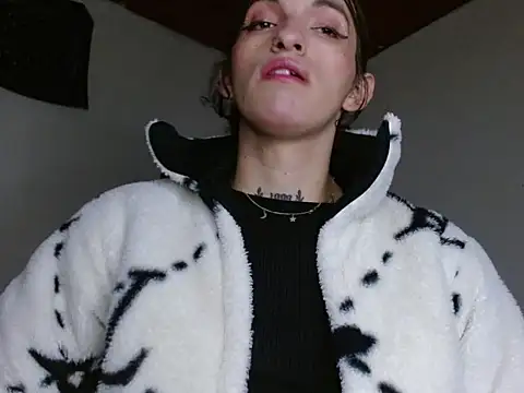 Scarlett crastrawberry online show from April 2026 01:16:02 AM