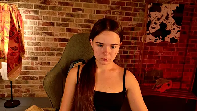 May Bloom online show from October 2025 05:15:01 AM