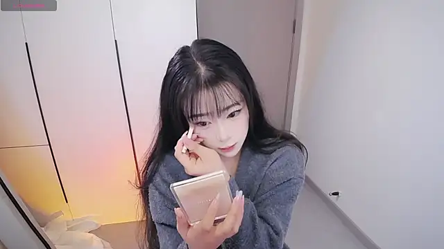 Kinadolly online show from November 2025 01:00:02 PM