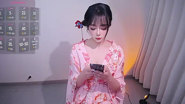 Kinadolly online show from May 2026 02:25:02 PM