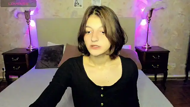 A Skyy online show from November 2025 08:43:01 PM