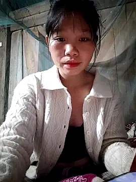 linh-miu99 online show from November 2025 01:01:01 PM