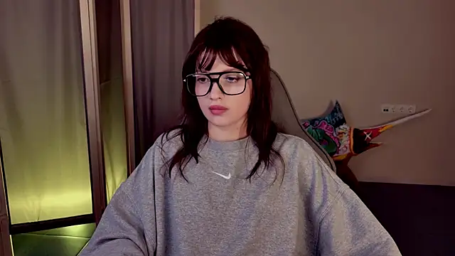 KiraVair online show from April 2026 05:24:02 PM