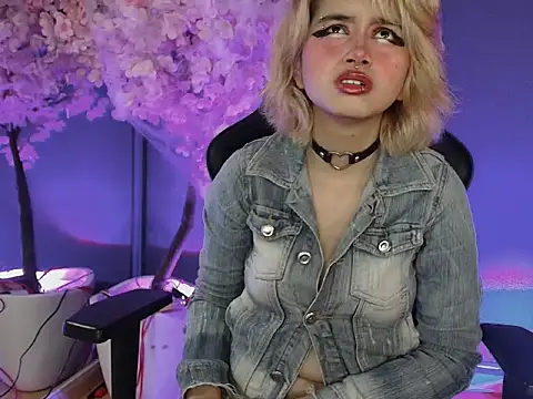 Snapshot of Navier__ chatting on October 2025 02:13:02 PM Navier online show from October 2025 02:13:02 PM